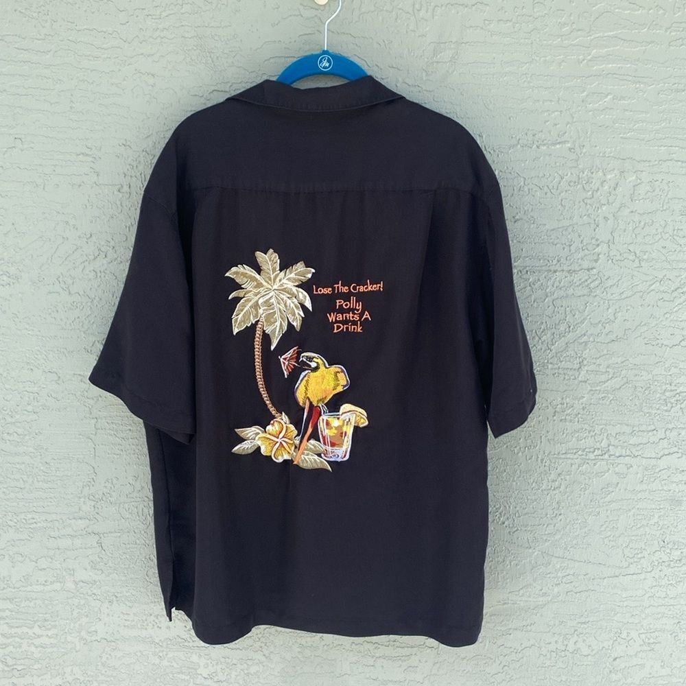 Weekender Sz L Men's Polly's Drink Parrot Embroidered Shirt